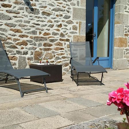 La Maison Bleue Saint-Sauveur-des-Landes 外观 照片
