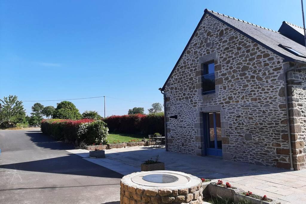 La Maison Bleue Saint-Sauveur-des-Landes 外观 照片