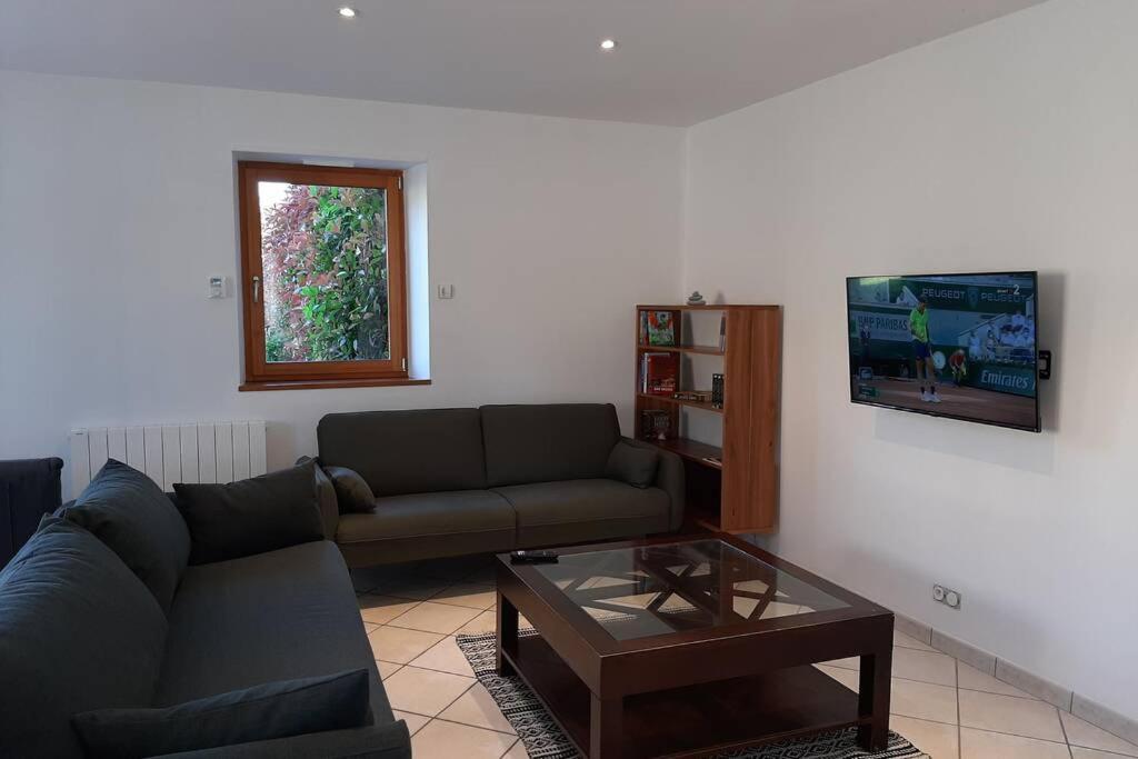 La Maison Bleue Saint-Sauveur-des-Landes 外观 照片